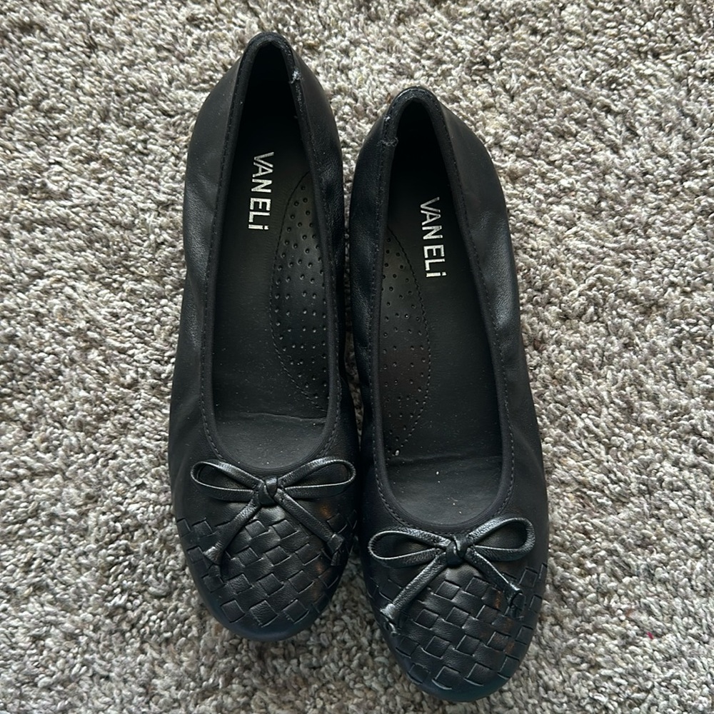 Vaneli Black Flats 8.5